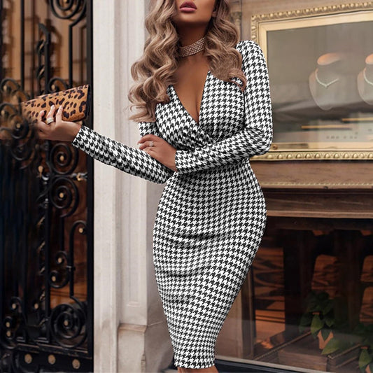 Alba Aesthetic Cocktail Dress with V Neck for Women Evening Wear Edit