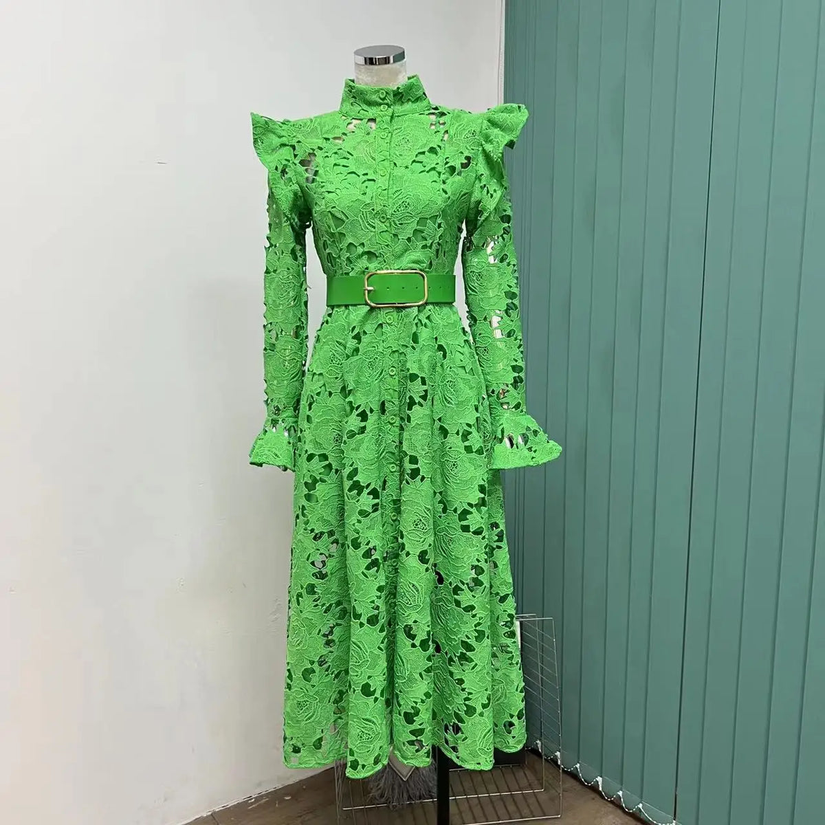 2024 French Temperament WaterSoluble SingleBreasted Lace Dress